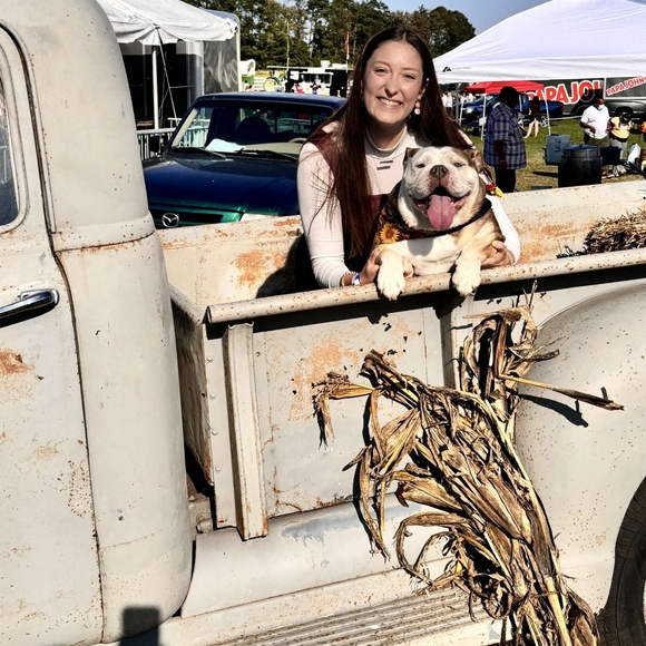 Meet your Posher, Madelyn - Picture 2 of 4